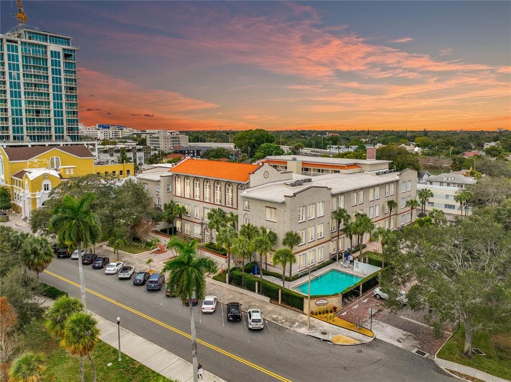 701 MIRROR LAKE DRIVE N UNIT 104 ST PETERSBURG, FL 33701