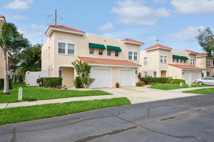 5664 SAMTER COURT TAMPA, FL 33611