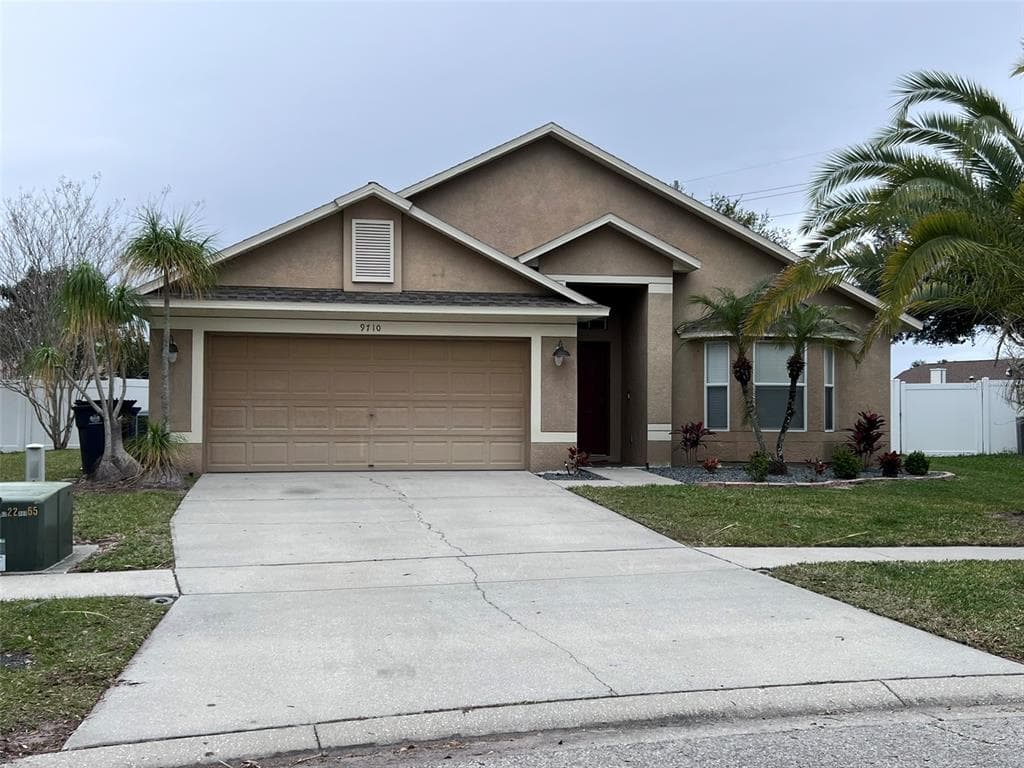 9710 WHITE BARN WAY RIVERVIEW, FL 33569