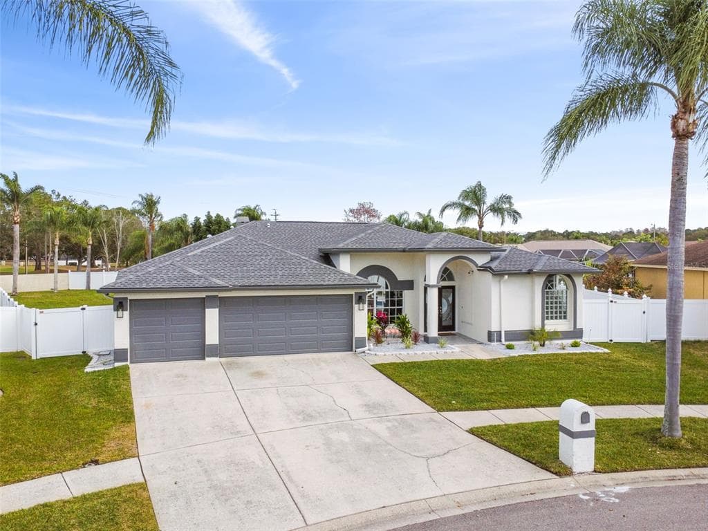 10209 LOCKWOOD PINES LANE TAMPA, FL 33635