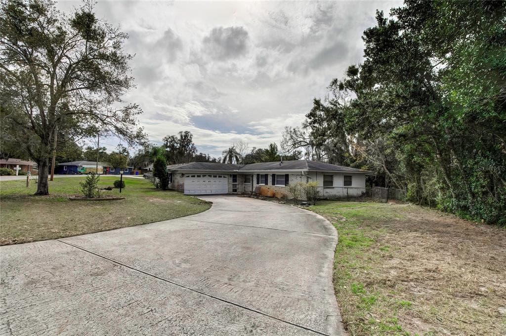 18707 YOCAM AVENUE LUTZ, FL 33549