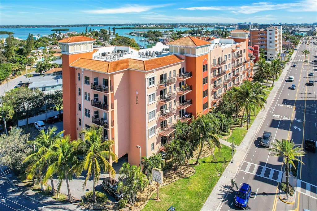 13235 GULF BOULEVARD UNIT 611 MADEIRA BEACH, FL 33708