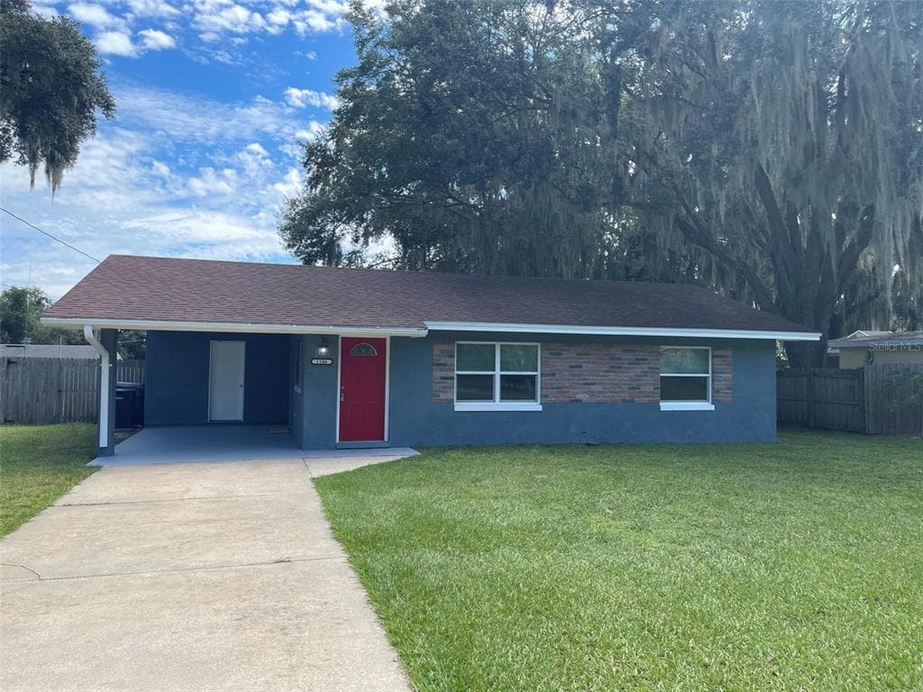 1106 CYPRESS STREET LEESBURG, FL 34748