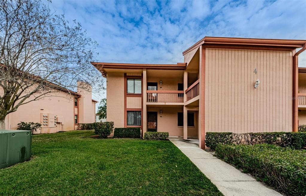 149 LAKESIDE DRIVE UNIT 149 OLDSMAR, FL 34677