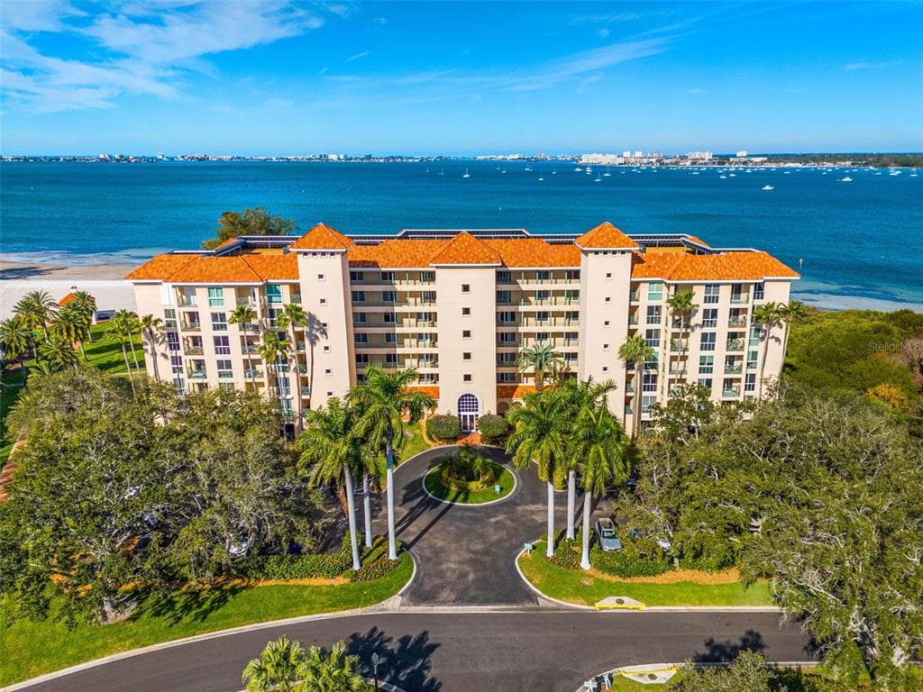 4737 DOLPHIN CAY LANE S UNIT 304 ST PETERSBURG, FL 33711