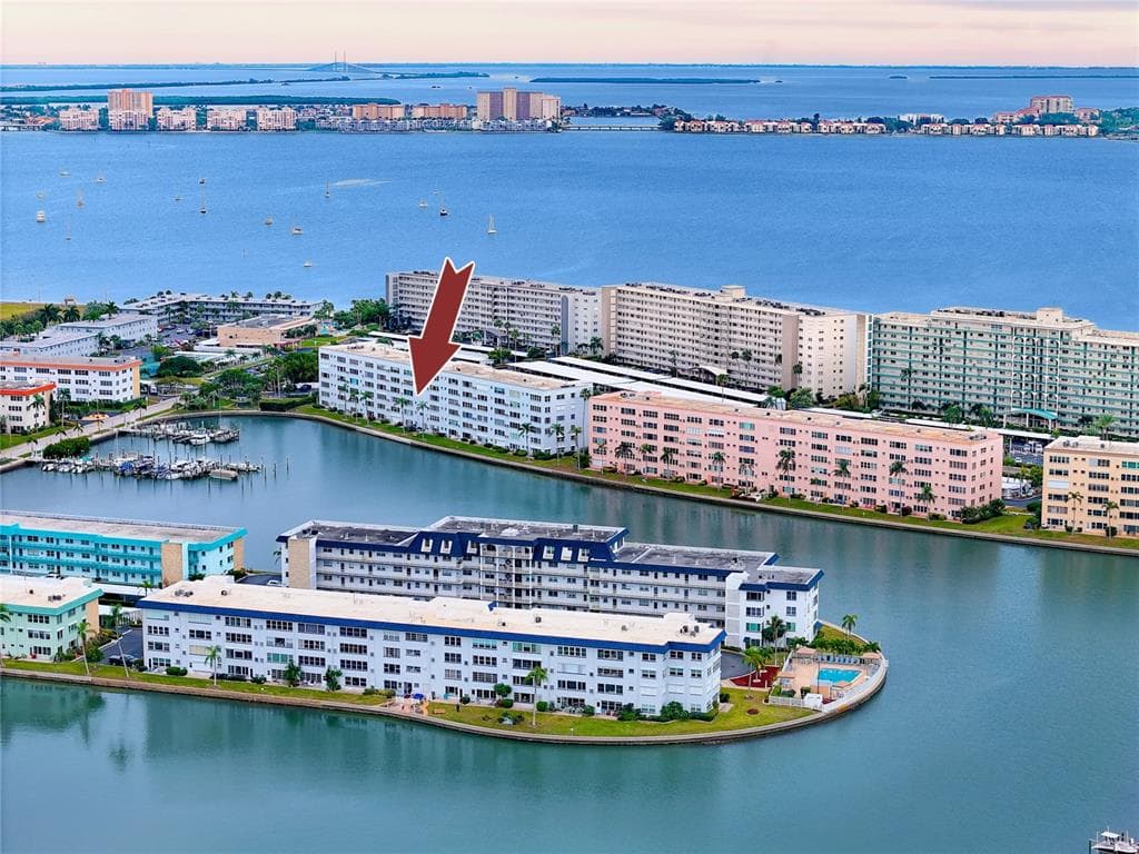 5925 SHORE BOULEVARD S UNIT 308 GULFPORT, FL 33707