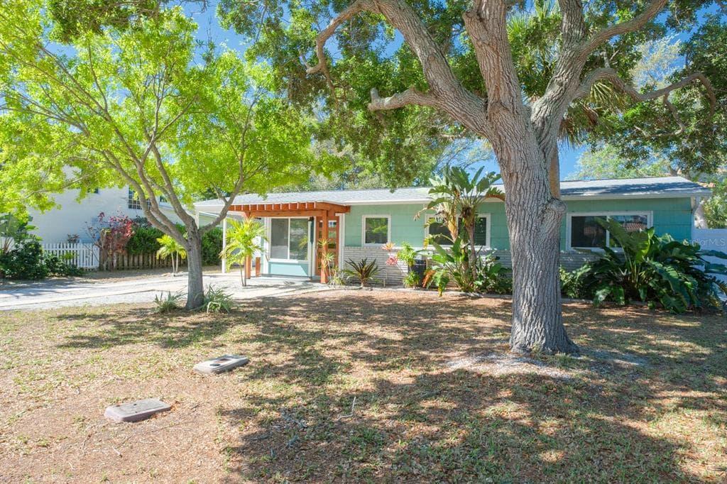 3962 POINSETTIA DRIVE ST PETE BEACH, FL 33706