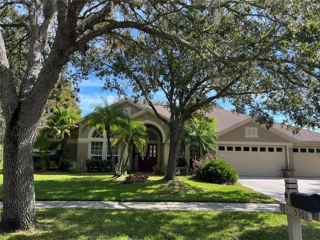 5501 REFLECTIONS BOULEVARD LUTZ, FL 33558