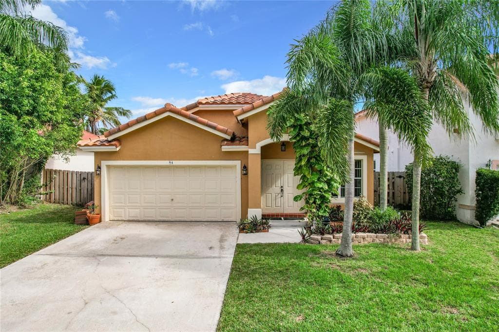 94 VISTA LUNA DRIVE DAVIE, FL 33325