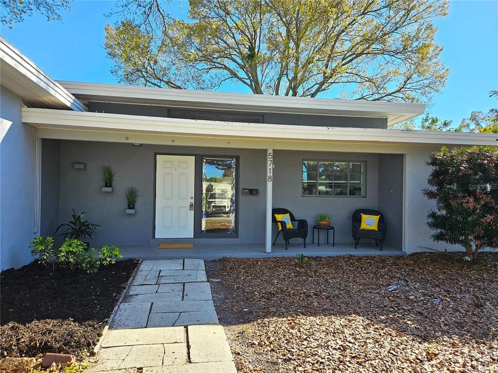 5718 8TH AVENUE N ST PETERSBURG, FL 33710