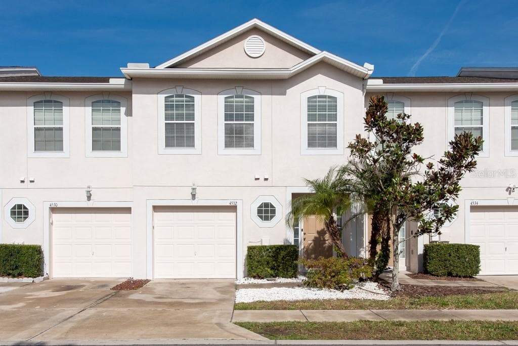 4532 ASHBURN SQUARE DRIVE TAMPA, FL 33610