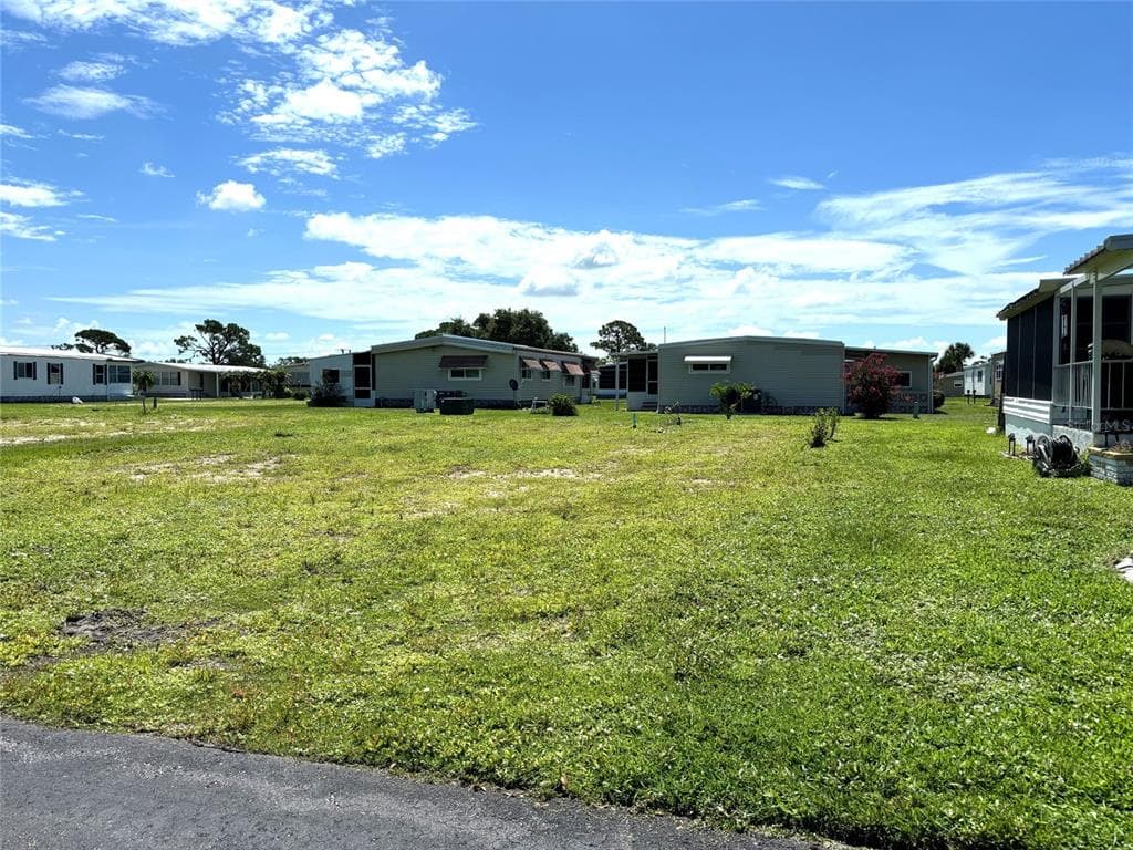 239 ESTRADA NORTH PORT, FL 34287