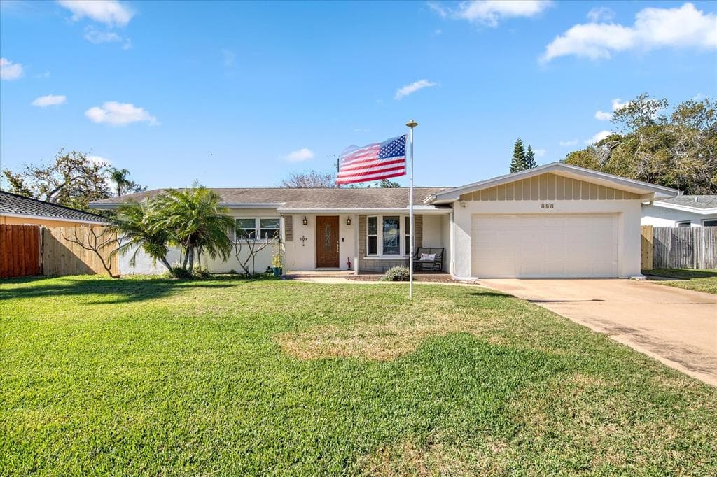 698 PINECREST DRIVE LARGO, FL 33770