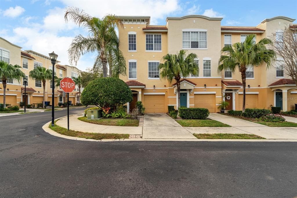 5633 GASPAR OAKS DRIVE TAMPA, FL 33611