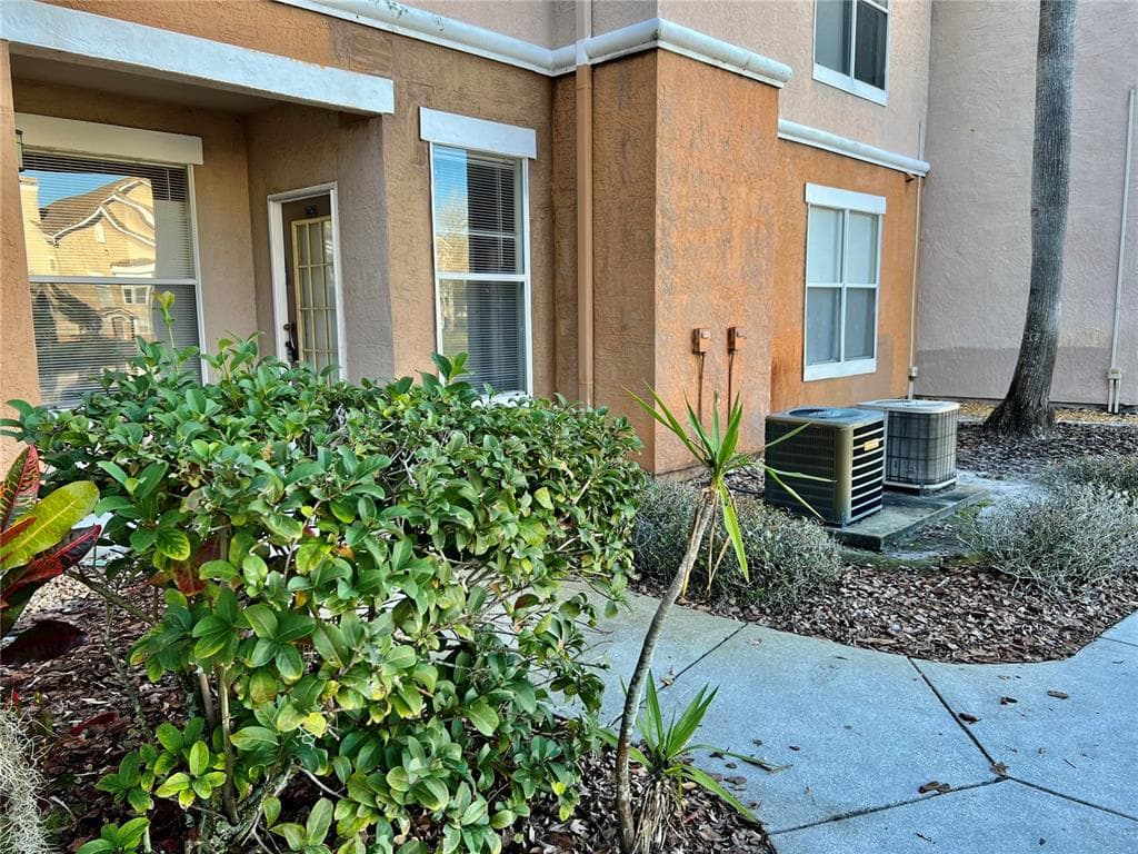 17961 VILLA CREEK DRIVE UNIT 17961 TAMPA, FL 33647