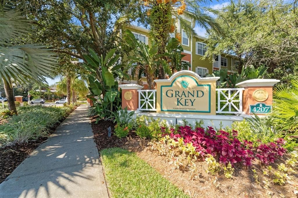 4207 S DALE MABRY HIGHWAY UNIT 11202 TAMPA, FL 33611