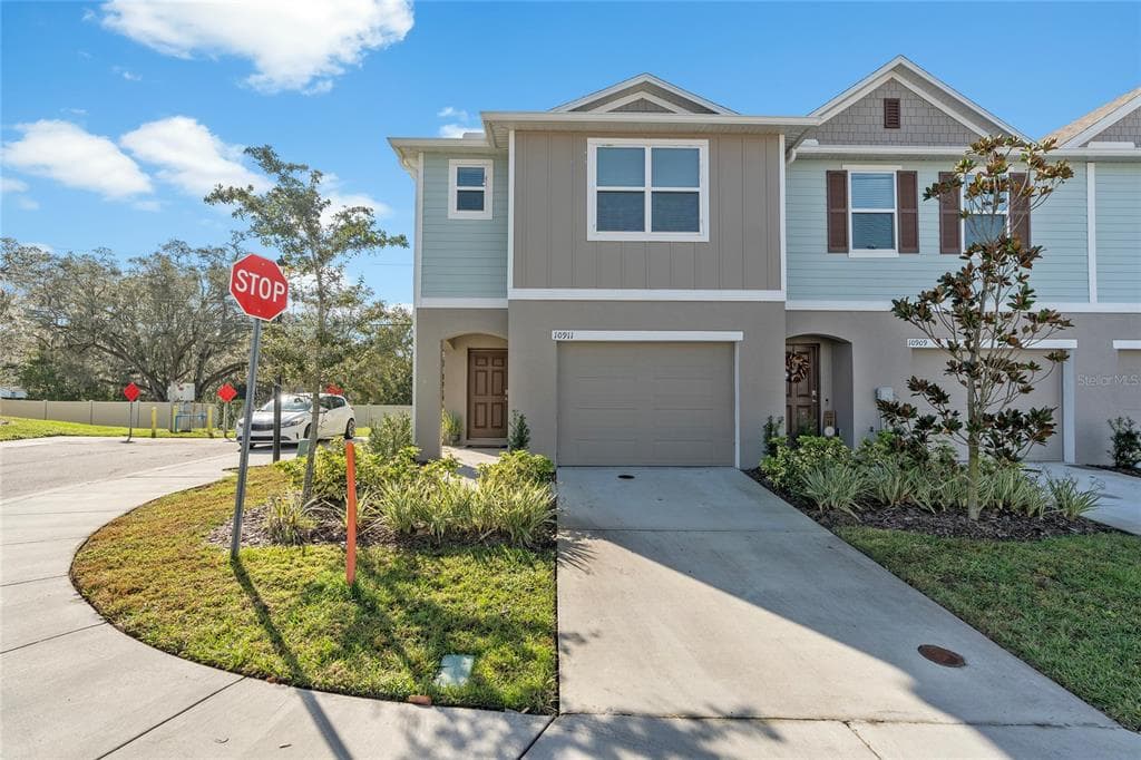 10911 FLYING SQUIRREL AVENUE TAMPA, FL 33610