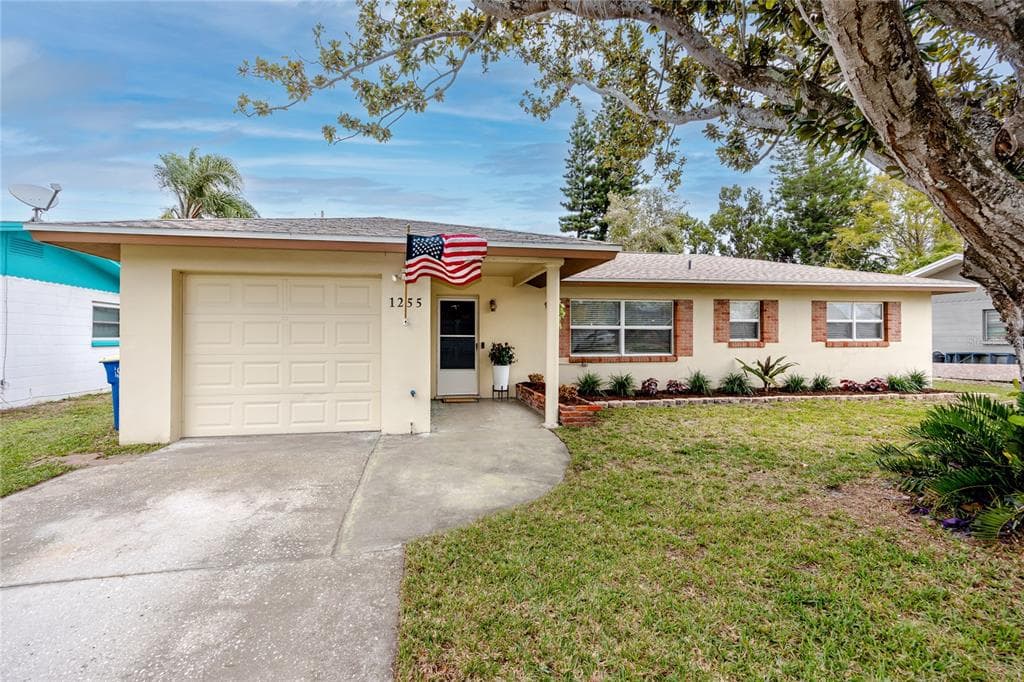 1255 BURMA AVENUE CLEARWATER, FL 33764
