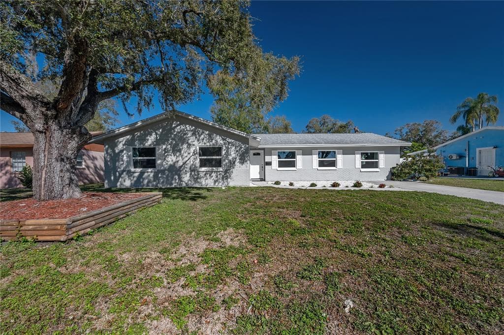 7715 W HIAWATHA STREET TAMPA, FL 33615