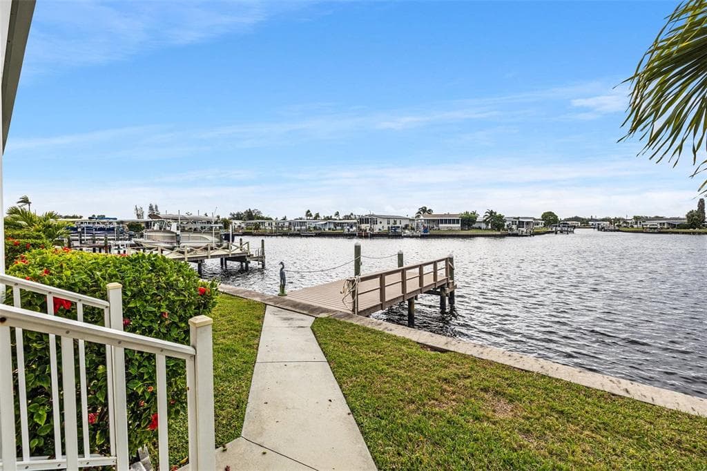 222 MOUNT PINEY AVENUE NE UNIT 259 ST PETERSBURG, FL 33702