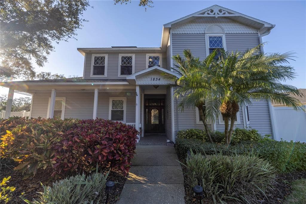 1834 DORMIEONE ROAD N ST PETERSBURG, FL 33710