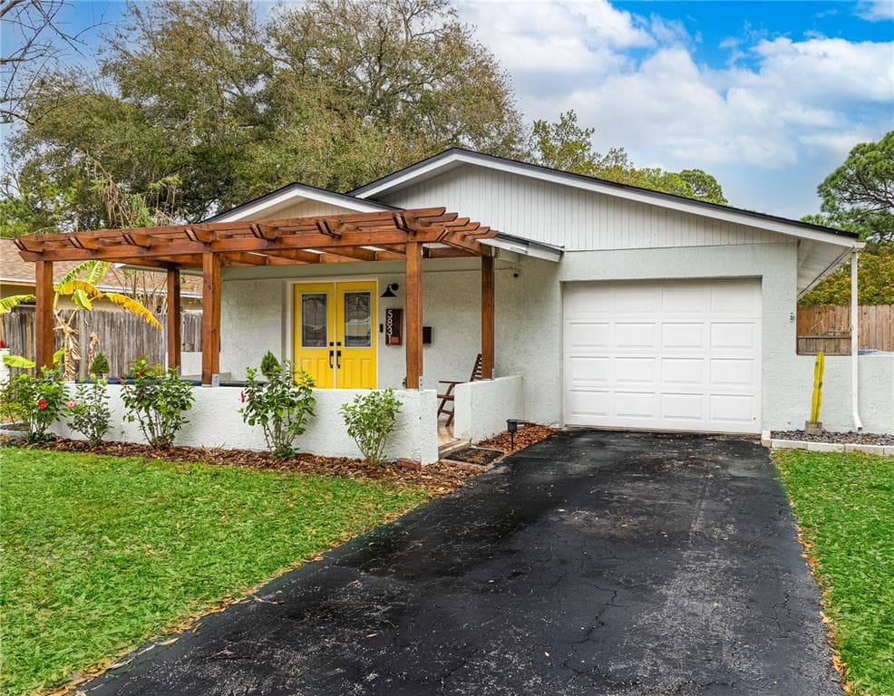 5831 CYPRESS ST N ST PETERSBURG, FL 33703