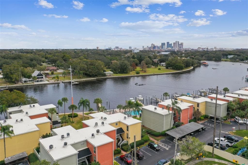 2424 W TAMPA BAY BOULEVARD UNIT H201 TAMPA, FL 33607
