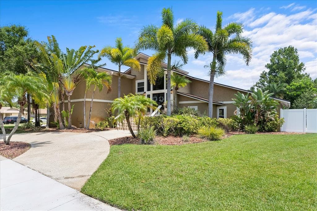 11329 HARBORSIDE DRIVE LARGO, FL 33773