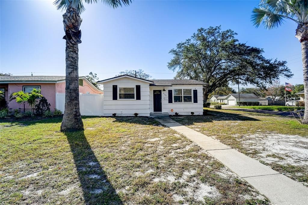 4162 4TH AVE S ST PETERSBURG, FL 33711