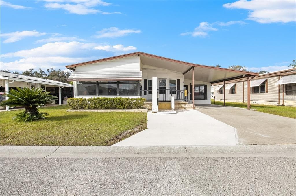 3849 DAMIAN DRIVE ZEPHYRHILLS, FL 33541