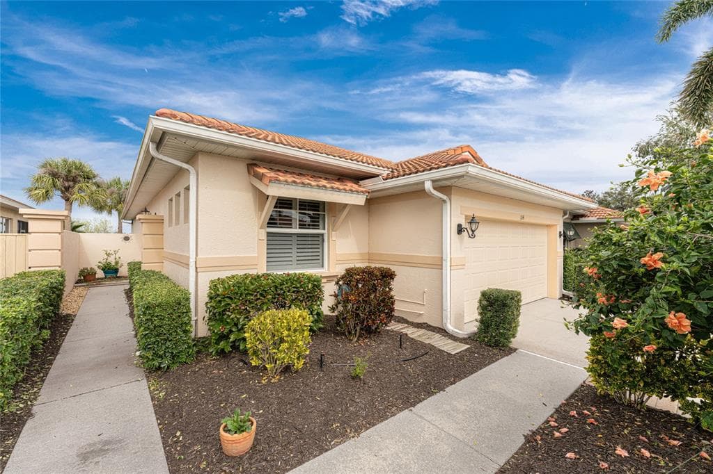 114 PADOVA WAY UNIT 52 NORTH VENICE, FL 34275