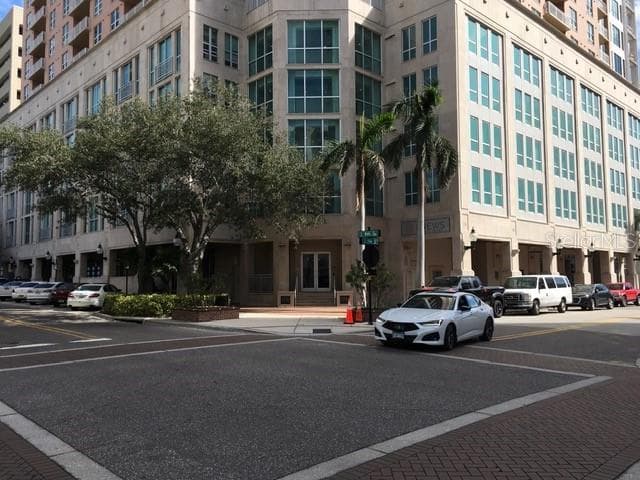 1350 MAIN STREET UNIT 900 SARASOTA, FL 34236