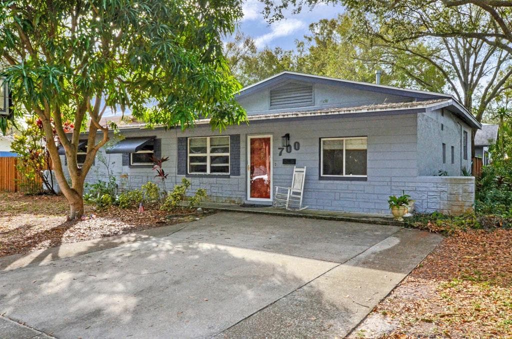 700 58TH AVENUE NE ST PETERSBURG, FL 33703