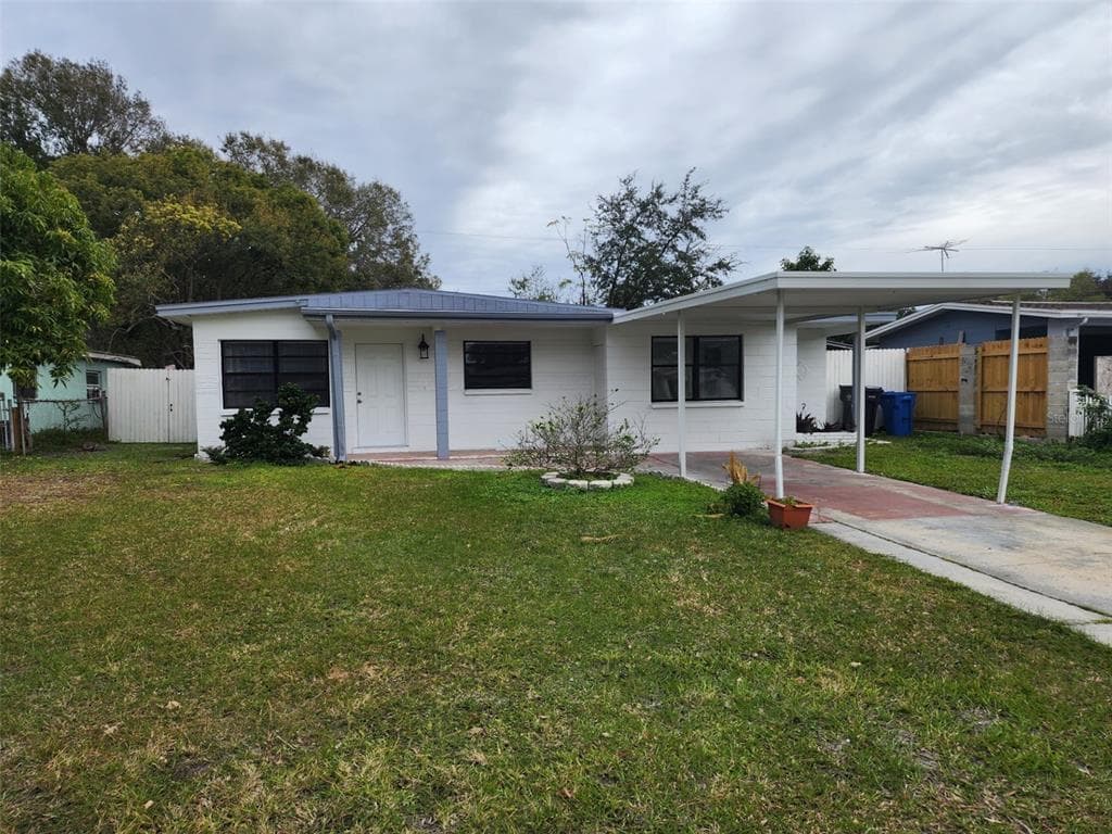 6205 BLOSSOM AVENUE TAMPA, FL 33614