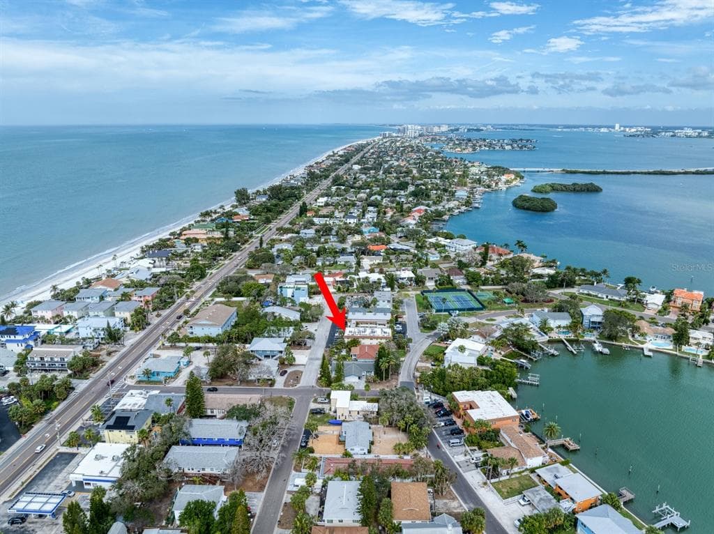 2704 2ND STREET UNIT 5 INDIAN ROCKS BEACH, FL 33785