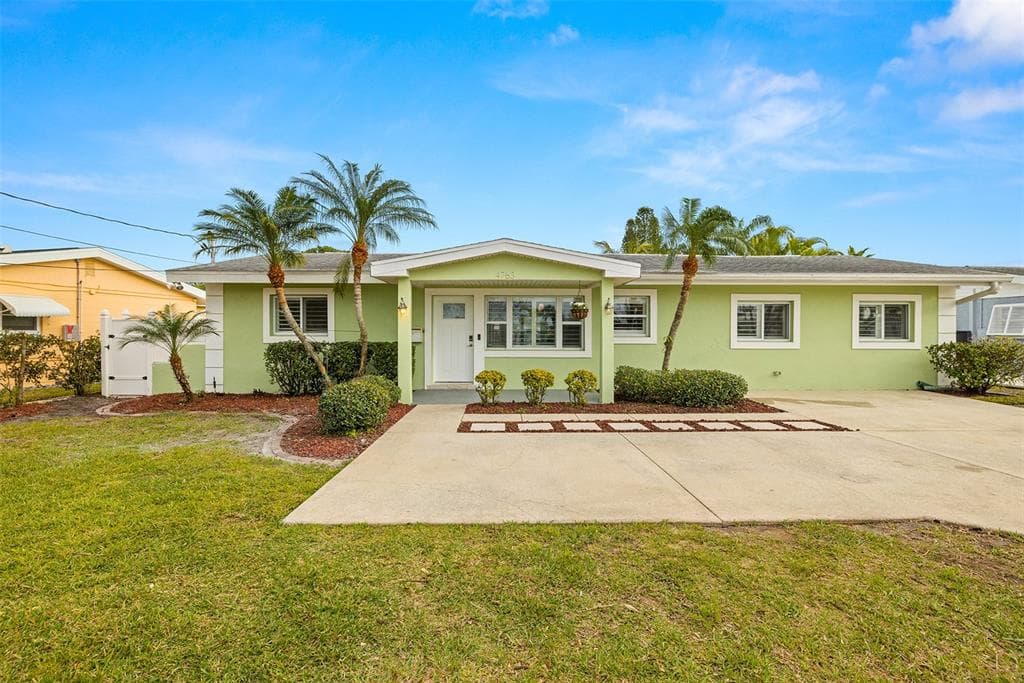 4763 SHORE ACRES BOULEVARD NE ST PETERSBURG, FL 33703