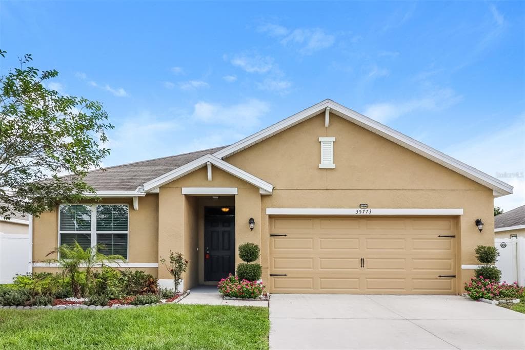 35773 JENNY LYNNE CIRCLE ZEPHYRHILLS, FL 33541