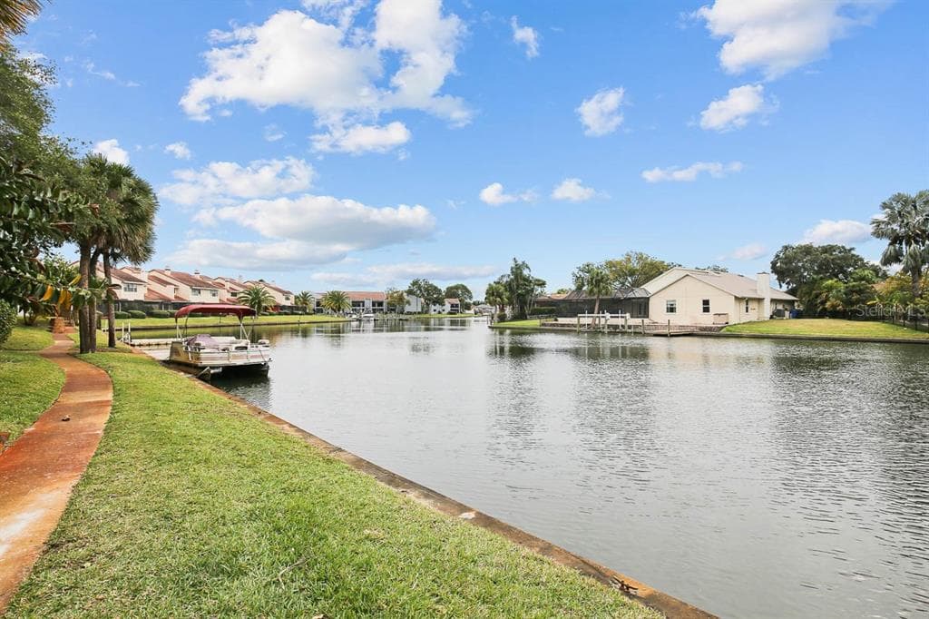 6321 NEWTOWN CIRCLE UNIT 21B3 TAMPA, FL 33615