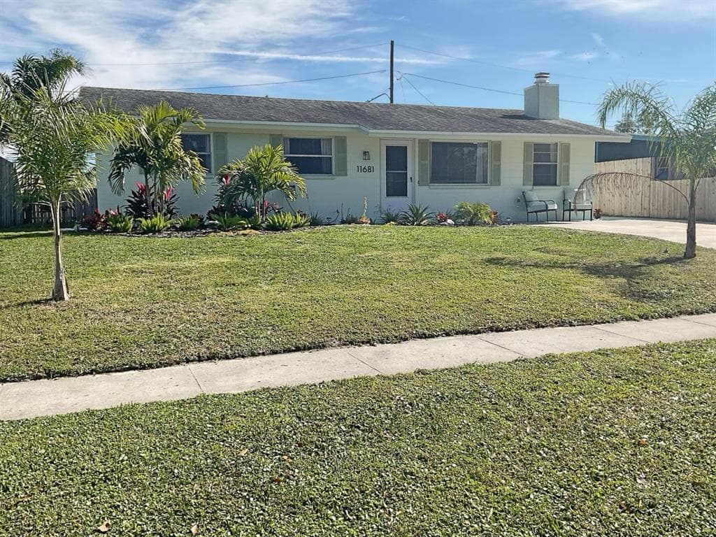 11681 EASY STREET LARGO, FL 33773