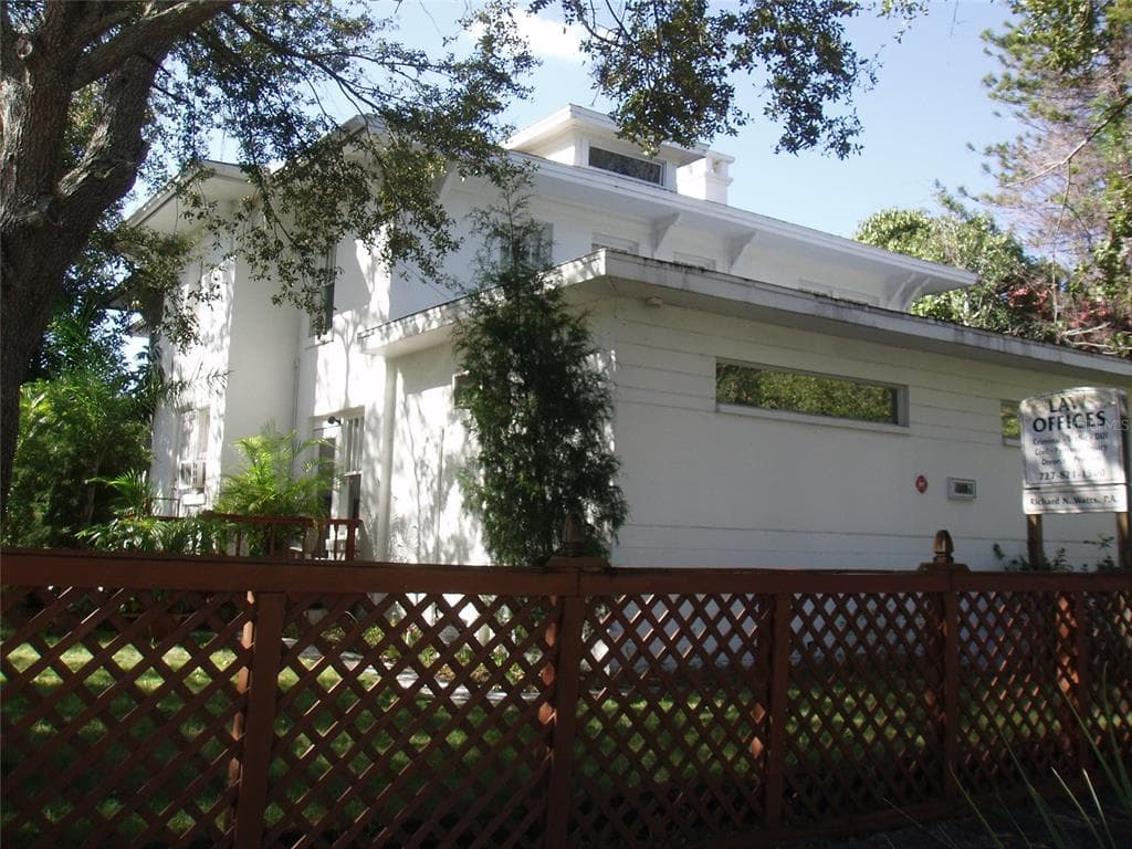 1300 DR MARTIN LUTHER KING JR STREET N