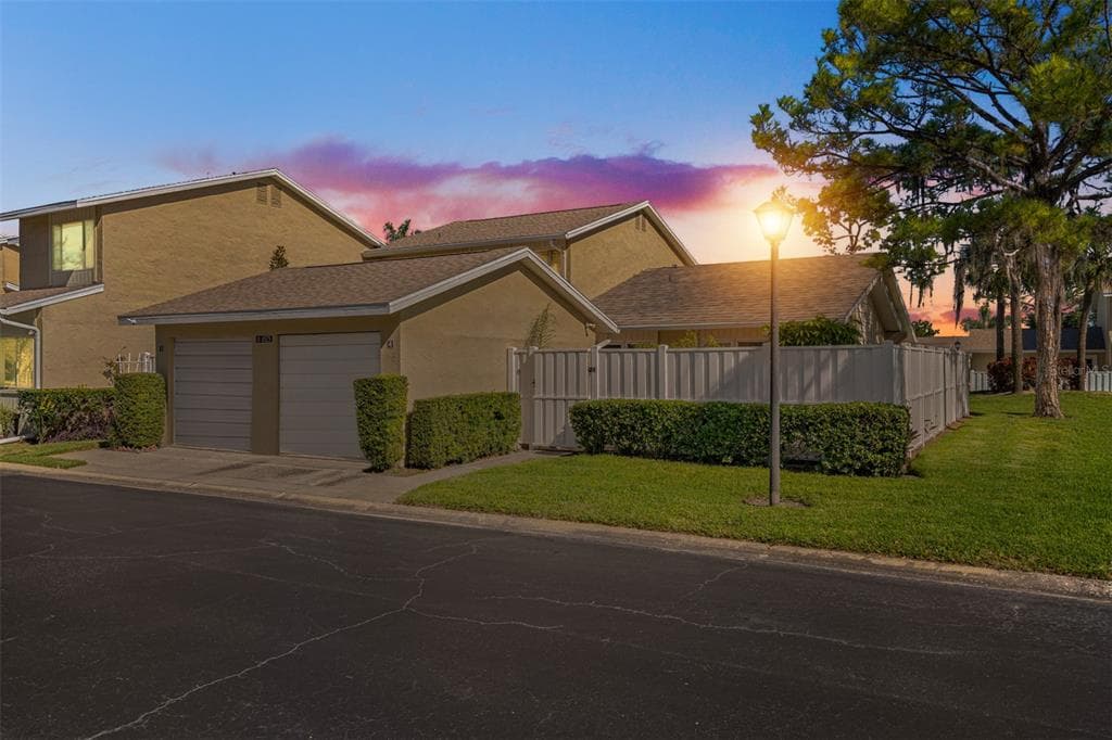 6525 CAPE SABLE WAY NE UNIT 4 ST PETERSBURG, FL 33702