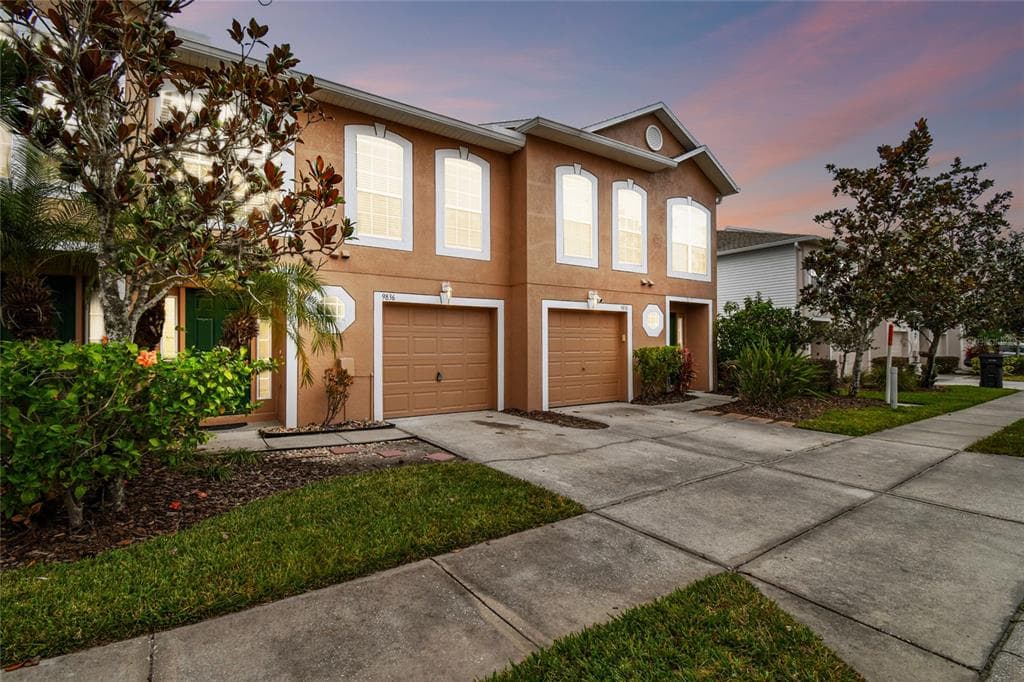 9836 ASHBURN LAKE DRIVE TAMPA, FL 33610