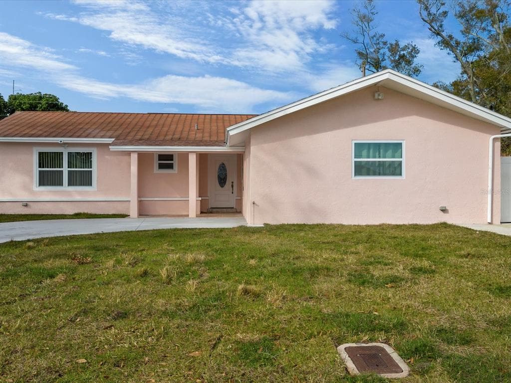 7806 N WOODLYNNE AVENUE TAMPA, FL 33614