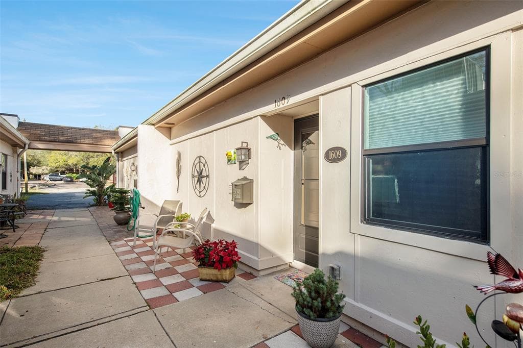 1609 MISSION HILLS BOULEVARD CLEARWATER, FL 33759