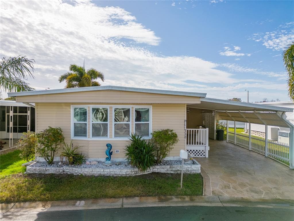 10460 HOLIDAY SHORES DRIVE LARGO, FL 33773