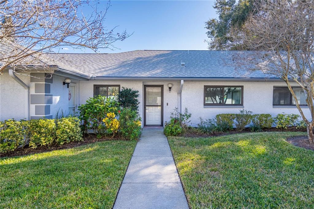 2709 COUNTRYSIDE BOULEVARD UNIT 102 CLEARWATER, FL 33761