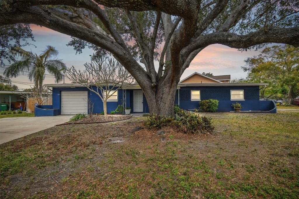 4606 S CLARK AVENUE TAMPA, FL 33611
