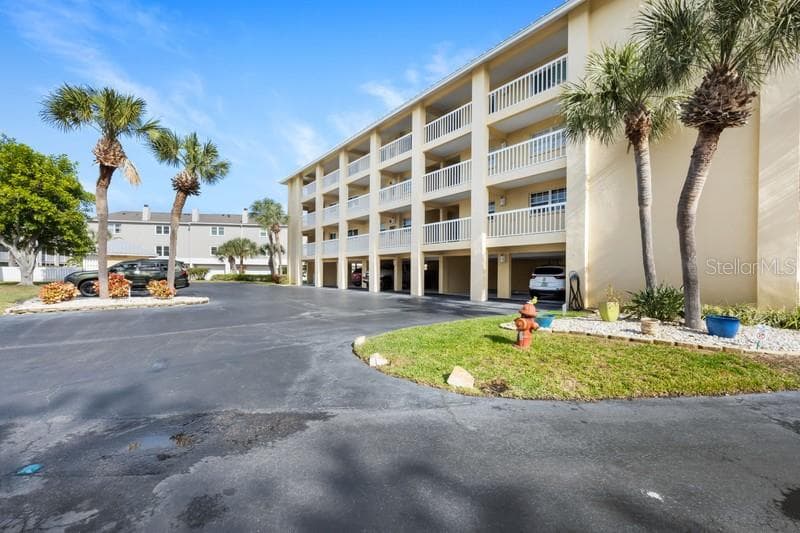 1125 PINELLAS BAYWAY S UNIT 106 TIERRA VERDE, FL 33715