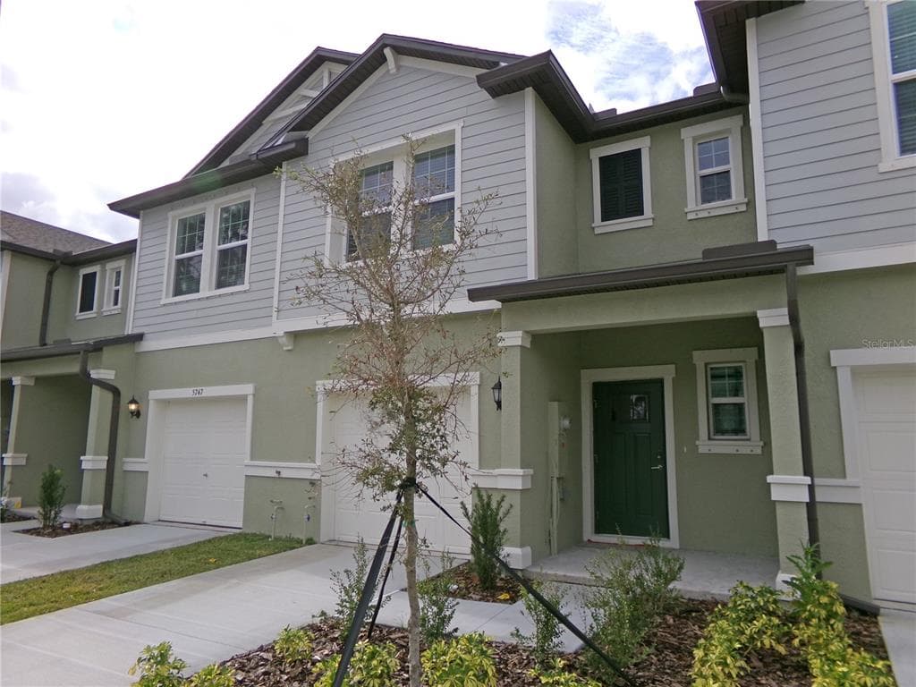 5745 HAWKS TOWN WAY LITHIA, FL 33547