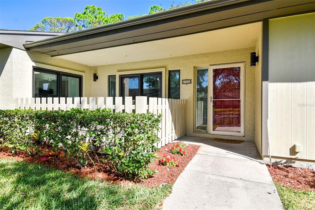 50 JAMES COURT OLDSMAR, FL 34677